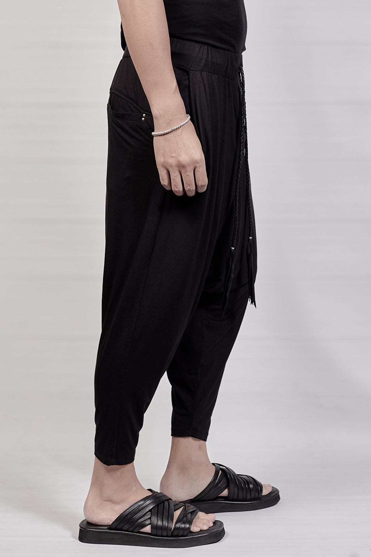 2101-PT04A Viscose Triangle Pant 02 - Black