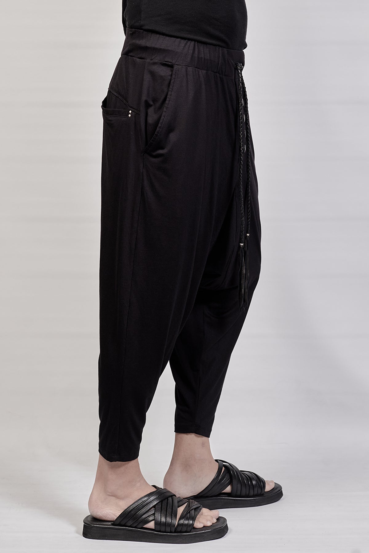 2101-PT04A Viscose Triangle Pant 02 - Black