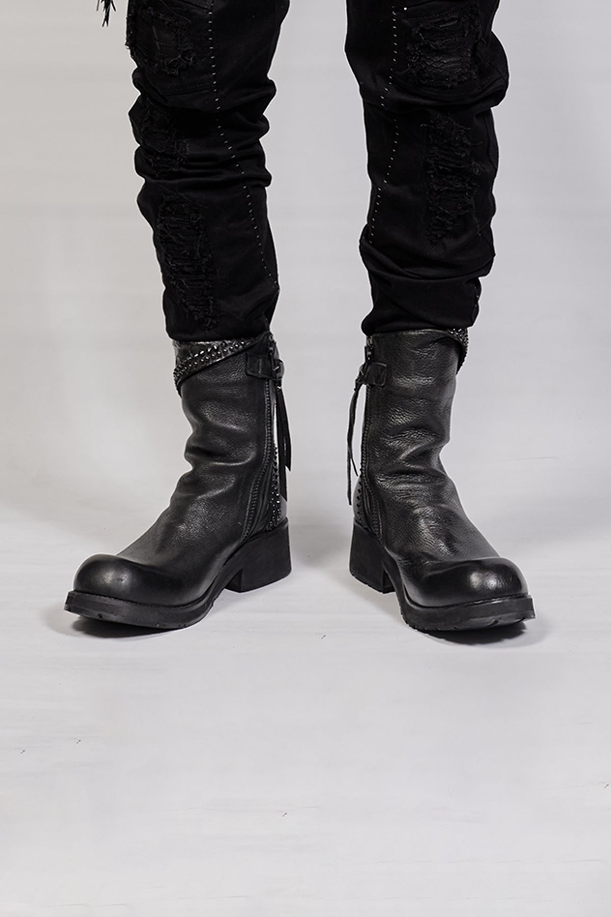 1602-BO03 Crush Short Boots - Black