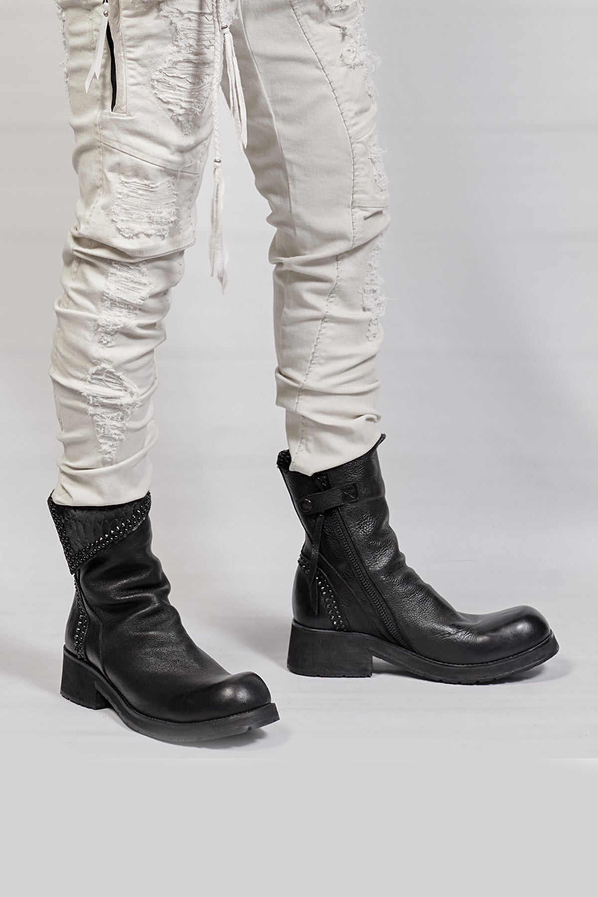 1602-BO03 Crush Short Boots - Black